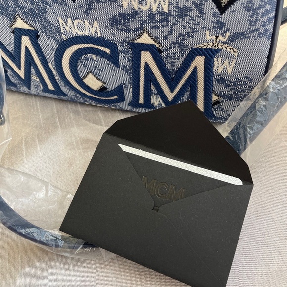 Aren shoulder bag in Vintage Monogram Jacquard - Picture 9 of 11